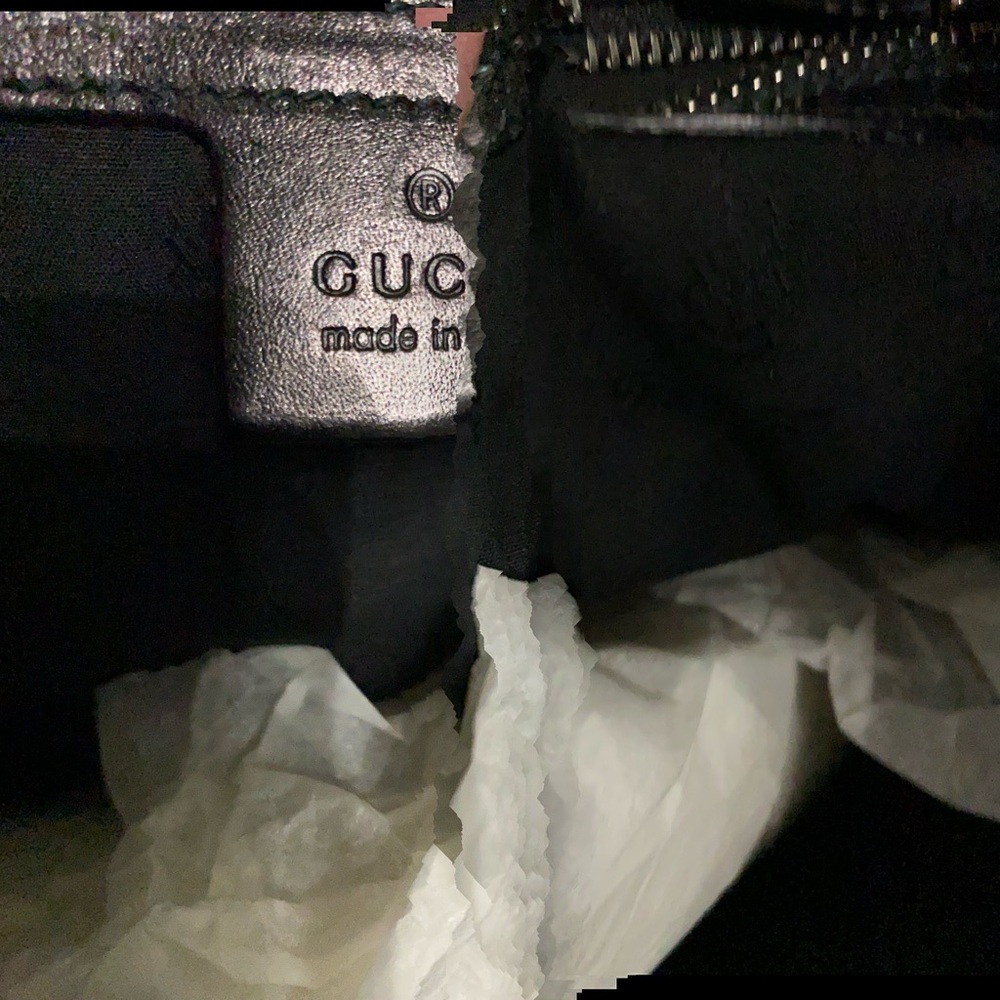Gucci Hobo bag with dust bag and authenticity card bought in holt renfrew - Picture 10 of 10